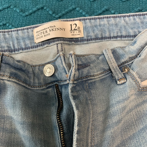 Abercrombie jeans - Picture 2 of 5